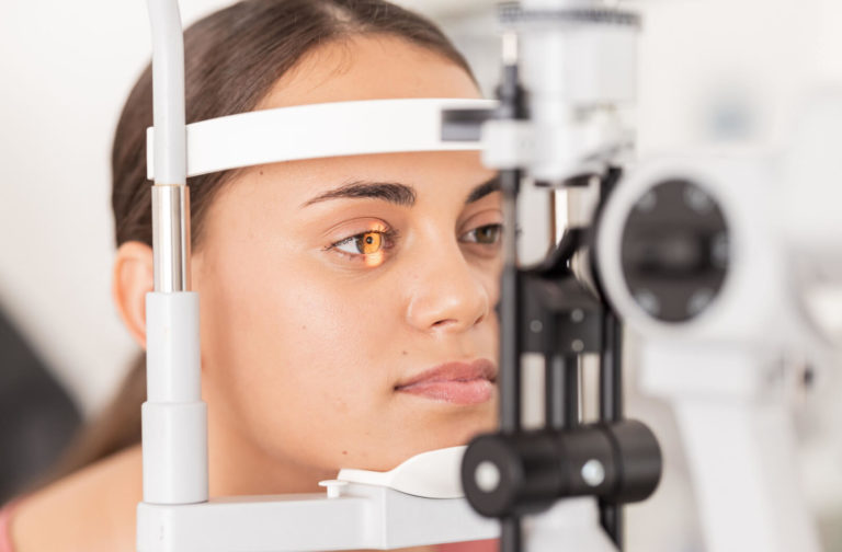 Progressive Lenses vs. Bifocals: What's the Difference?